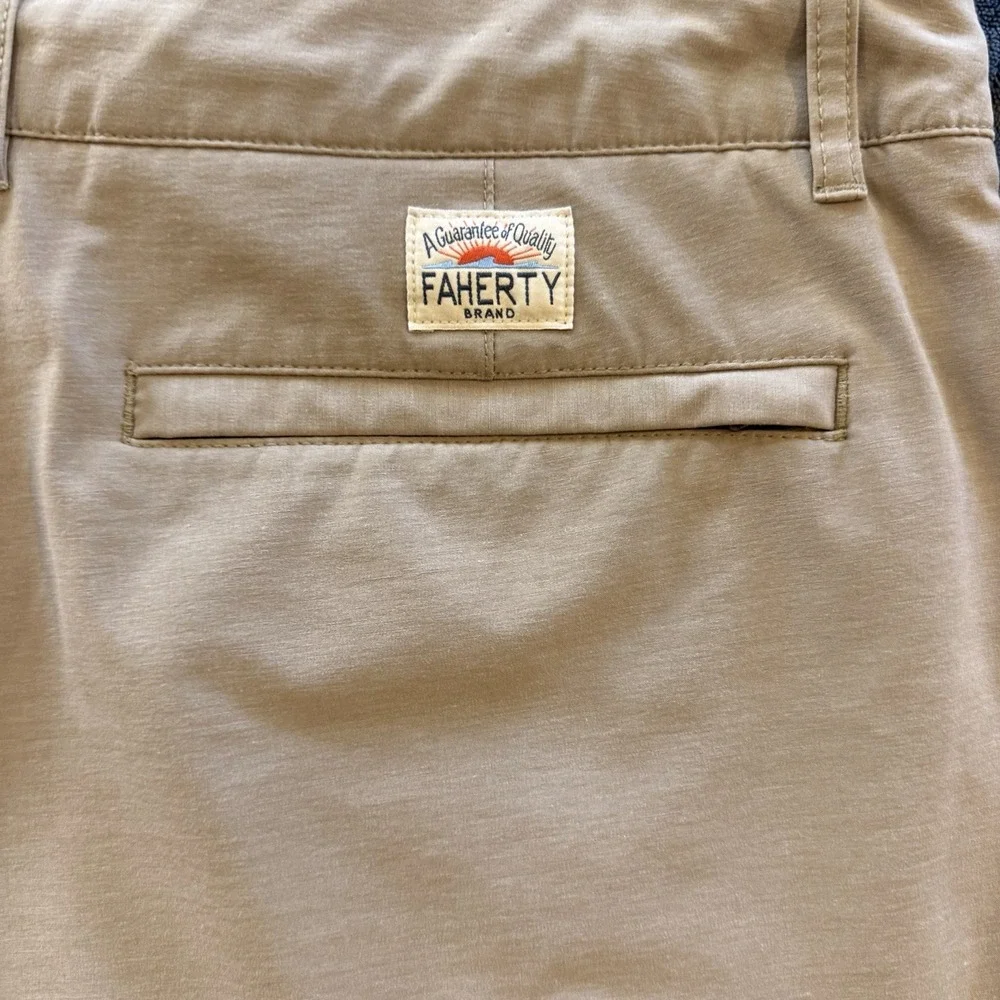 Faherty Flat-Front Men's Shorts in Beige